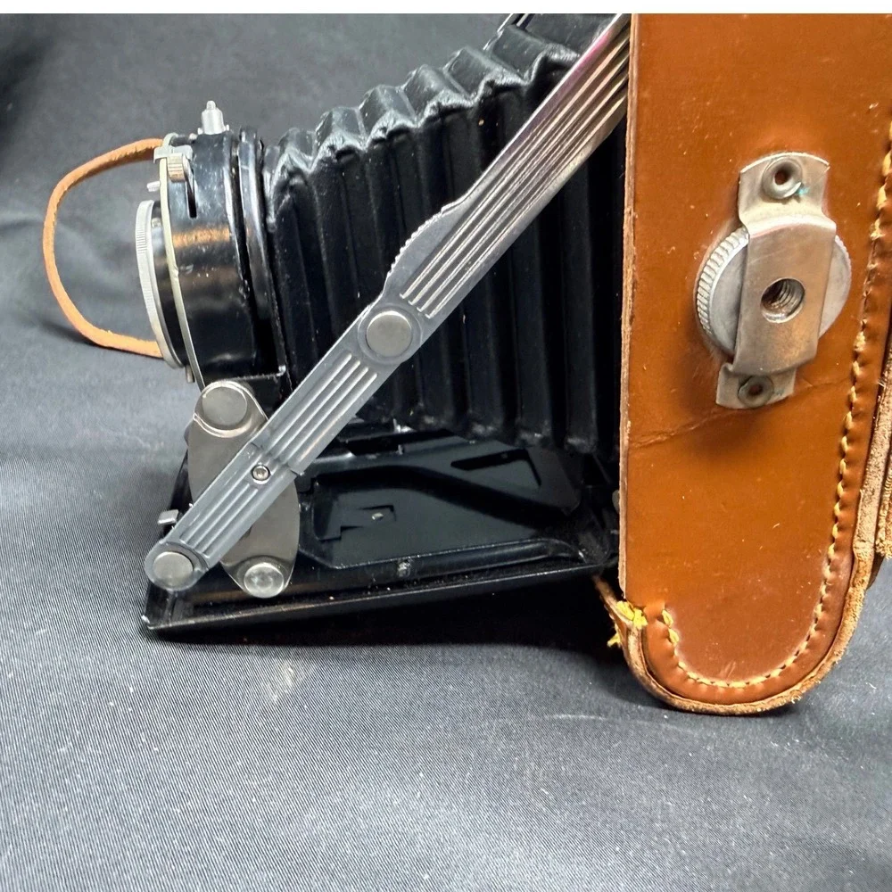 Vintage Kodak Tourist II Folding Camera 100mm f/8.8 Anaston Lens Leather Case